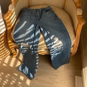High waisted straight Levi’s